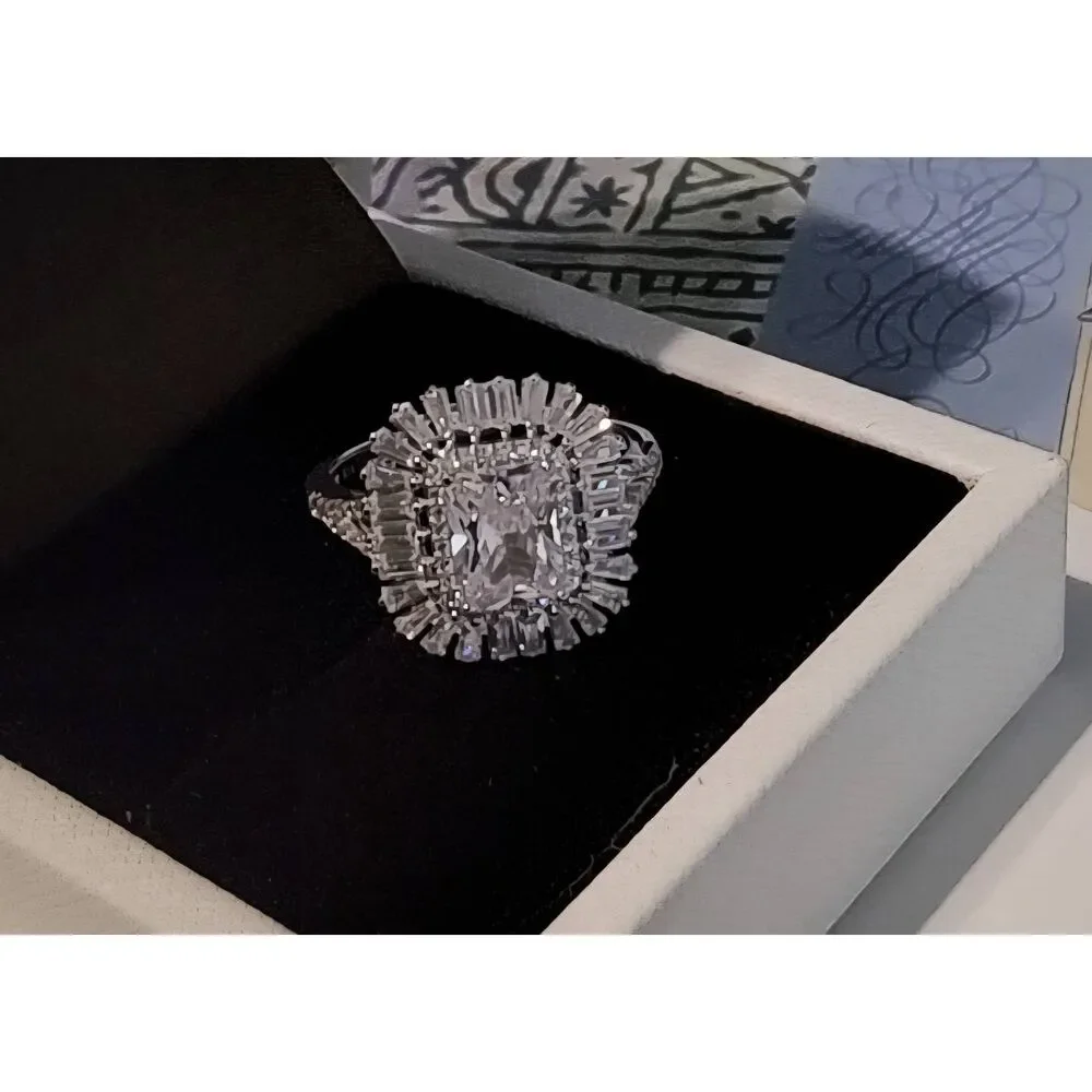 Gorgeous 3 Ct. Emerald & Baguette Sim Diamond Bridal/Engagement Ring Sz 8 - Picture 1 of 3